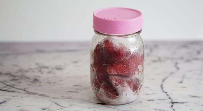 ball freezer jars with food