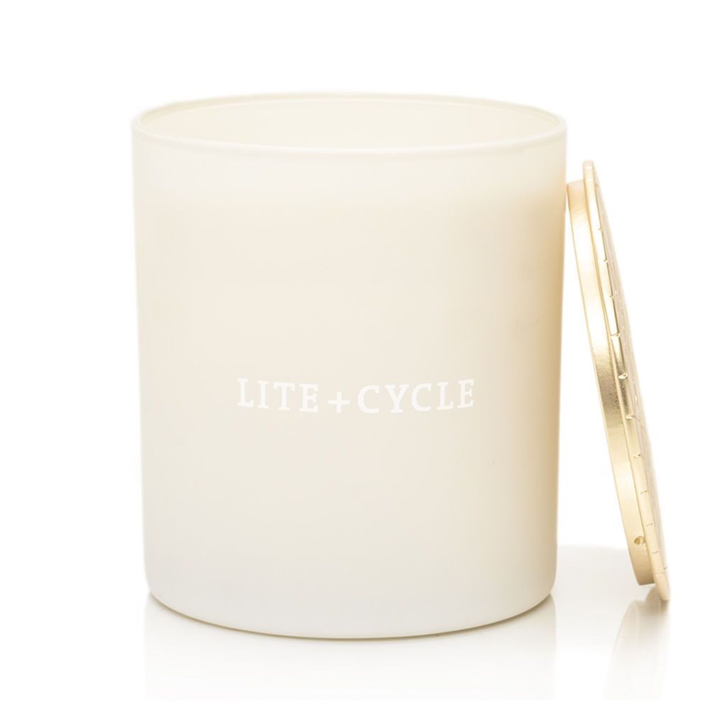 herbivore eco-friendly, zero waste, non-toxic candles in pretty jars