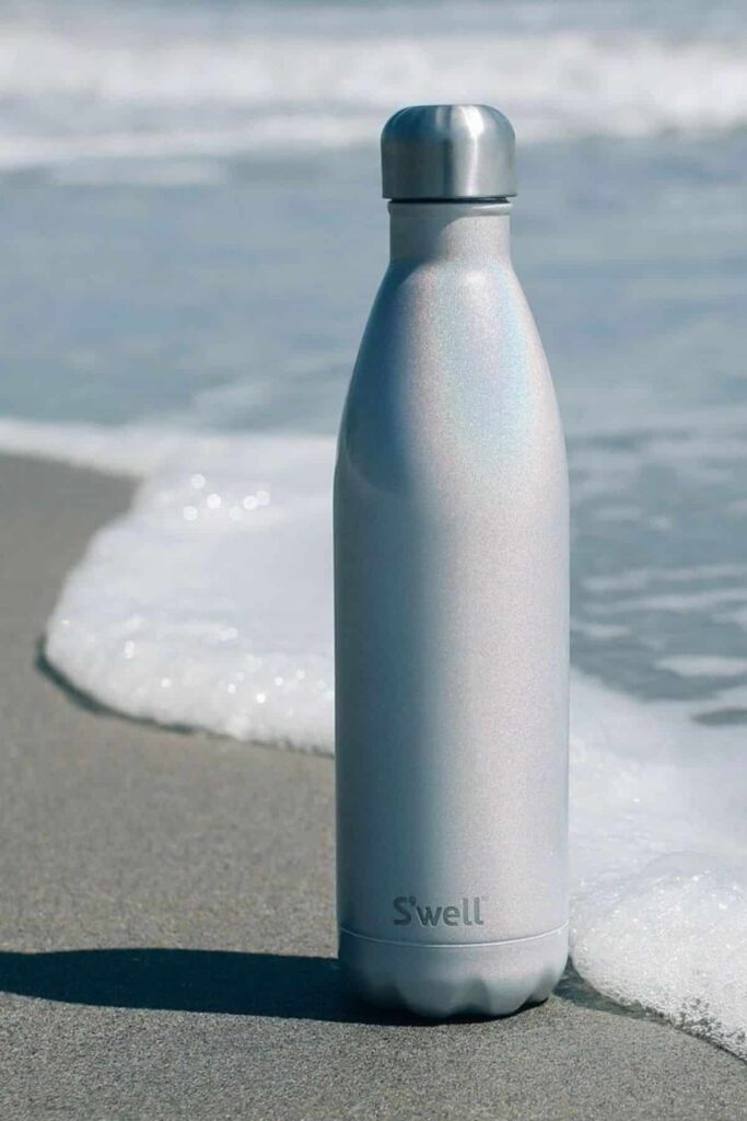 9 Plastic-Free Water Bottles For The Best Non-Toxic Hydration