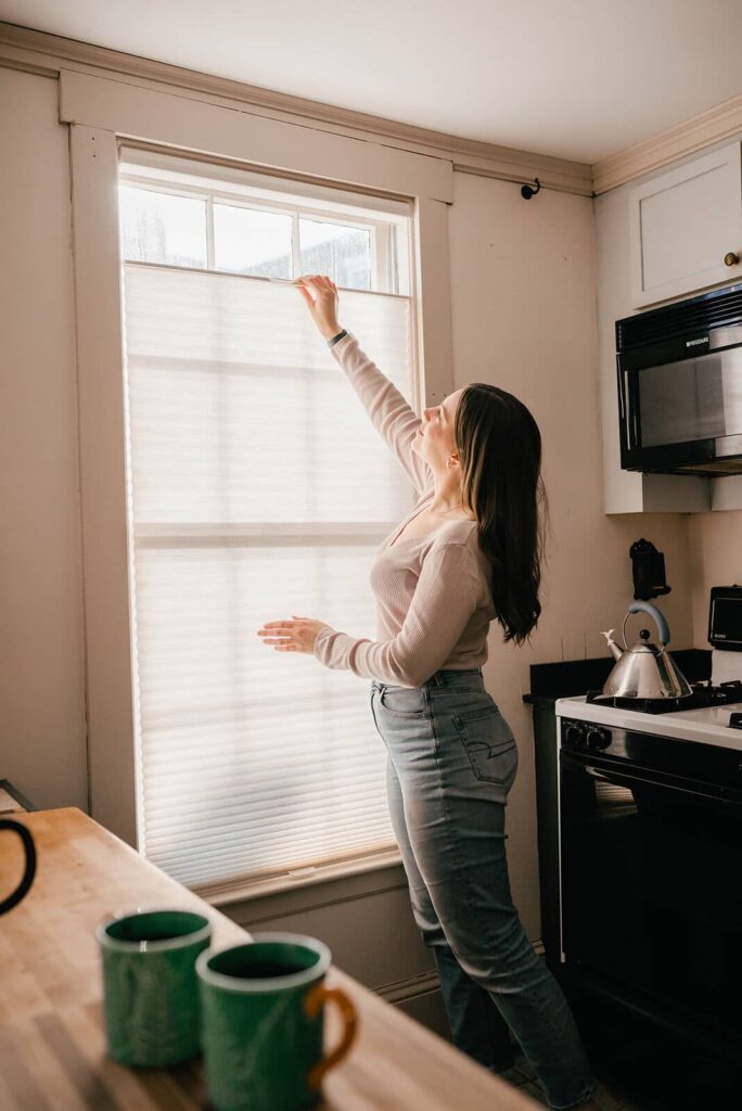 Cellular Shades Review: How Honeycomb Shades Help With Energy Efficiency 