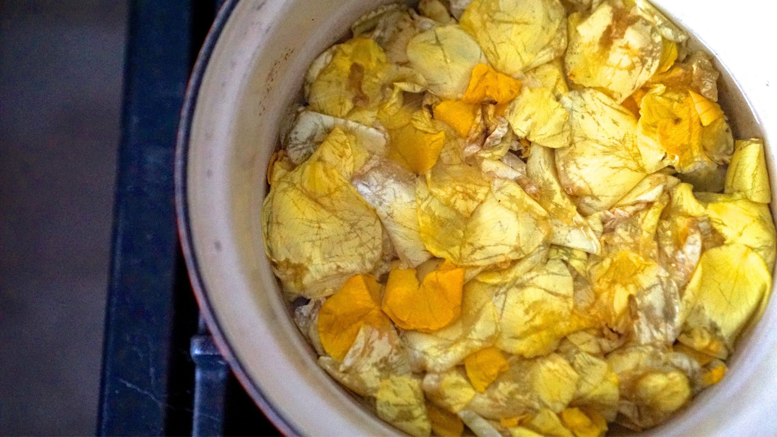 How to Make Rose Water Toner Going Zero Waste