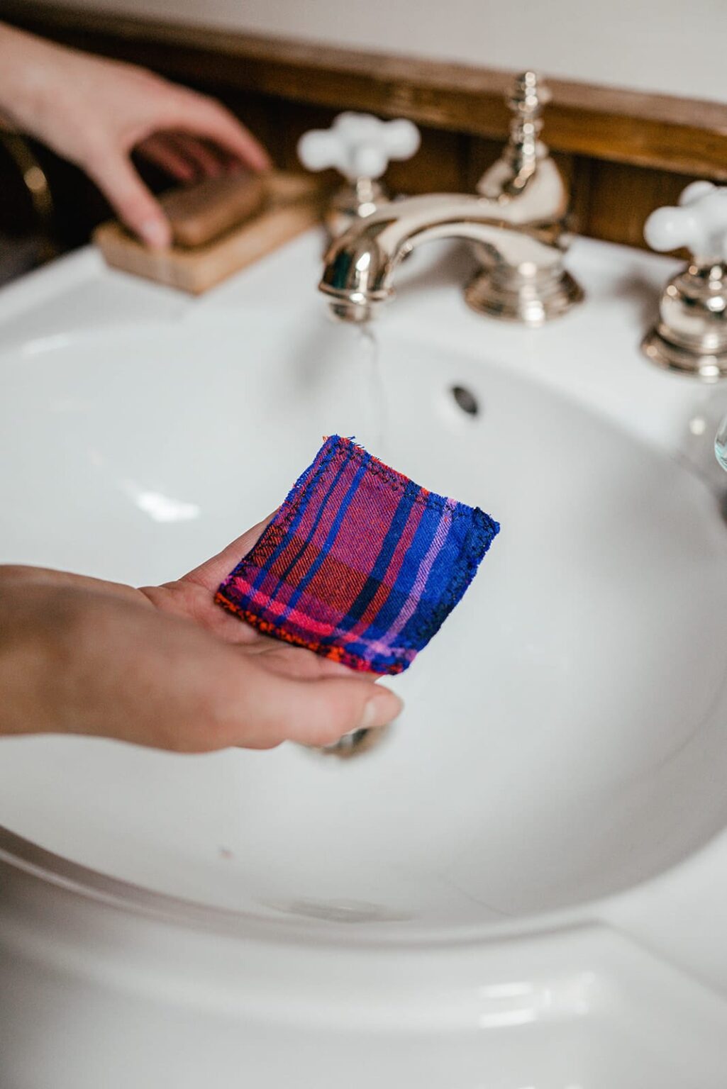 How to Make Homemade Cotton Rounds Going Zero Waste