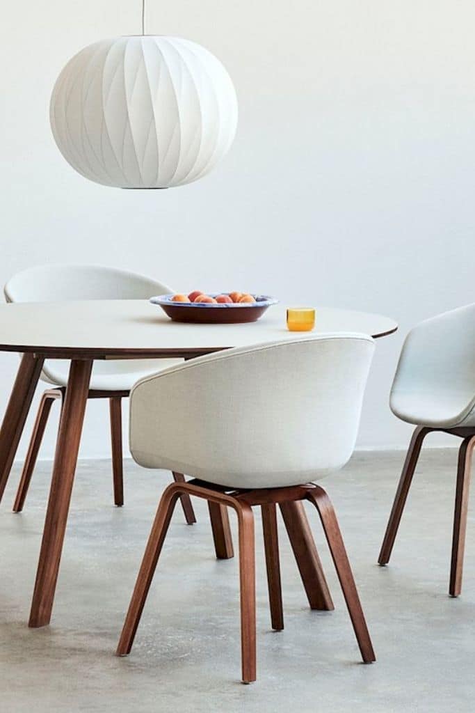 sustainable table and chairs from the company Hay