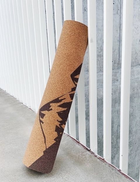 Urbivore: The 11 Best Non-Toxic + Sustainable Yoga Mats