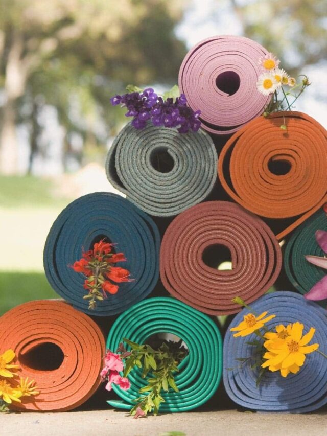 The 11 Best Non-Toxic + Sustainable Yoga Mats  