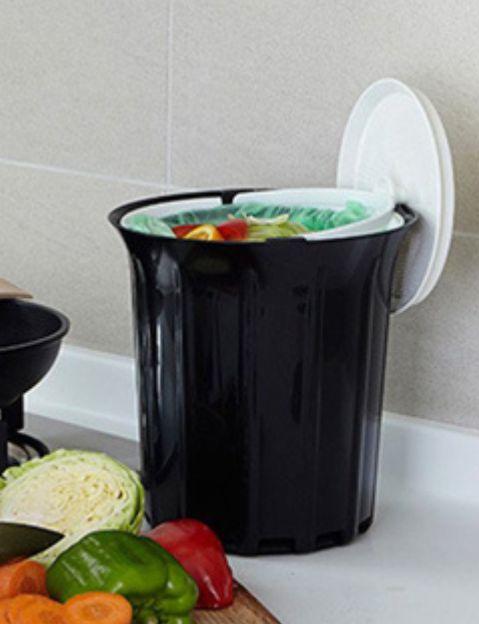 Barnyard Designs Kitchen Compost Bin Kitchen Counter Indoor Compost Bin, Countertop  Compost Bin with Lid, Composting Bin Food Waste Composter Bin Cycler Bucket  with Filter, 1.2 Gallon 7”x9.5”, Mint