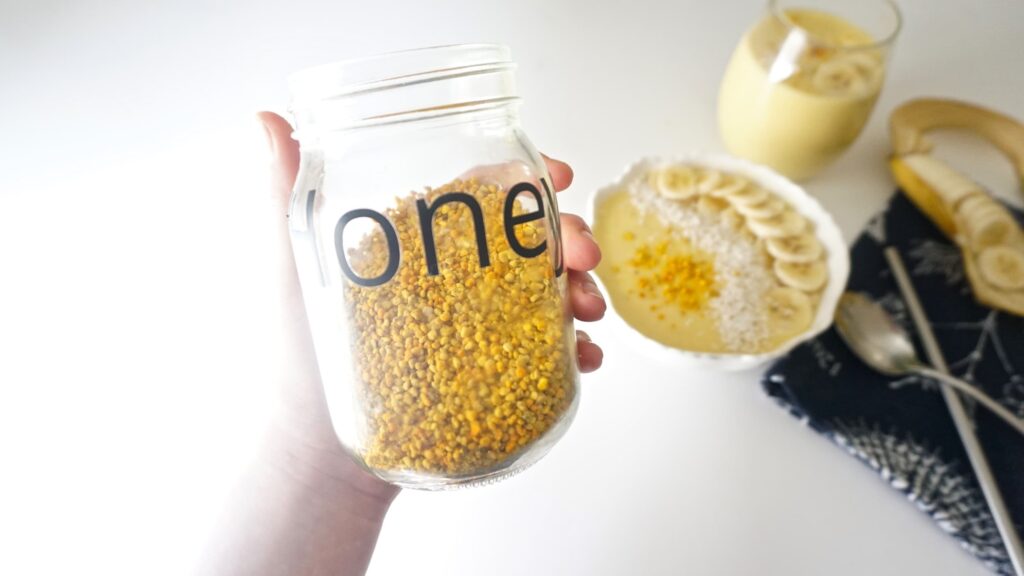 pineapple mango smoothie recipe is made also a bee pollen smoothie to fight allergies
