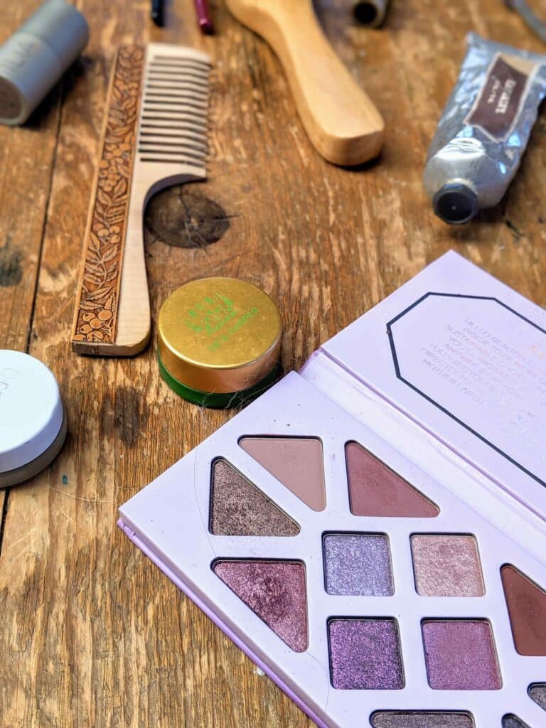 Close up of a natural makeup palette.