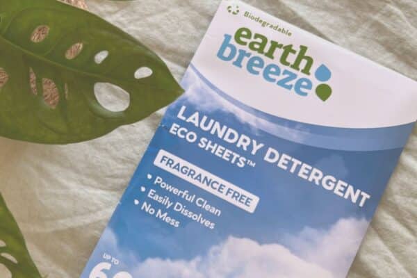 8 Eco-Friendly Laundry Sheets For Clean Clothes + Linens
