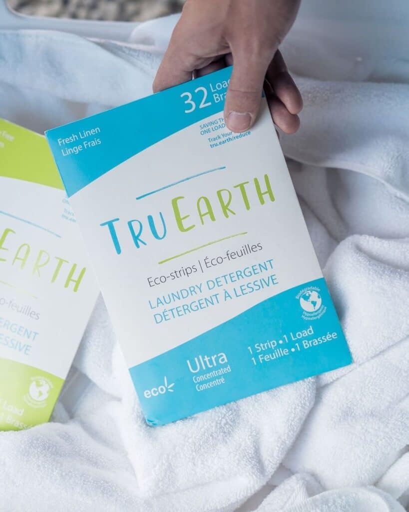 Tru Earth reviews: A photo of Tru Earth Fresh Linen scented laundry strips.