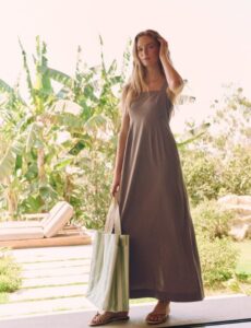 Minimalist Clothing: Everything You Need to Know to Build a Mindful ...